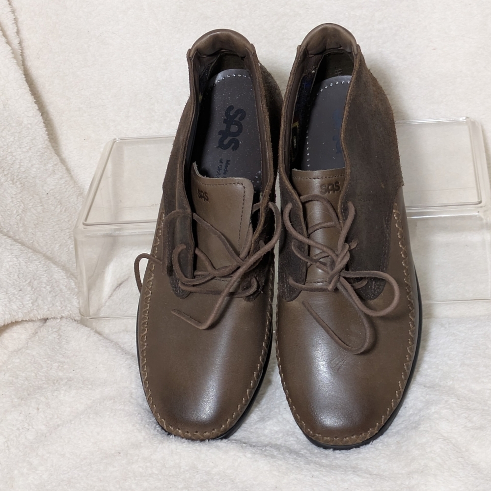 Like New!‎ SAS KICH Lace-up Ankle Boot Mahogany/Brown Leather, Comfy, Sz 8 WW - Picture 4 of 8